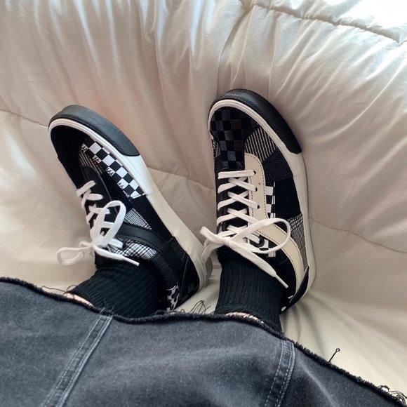 Hot sneakers of the season! main image 4